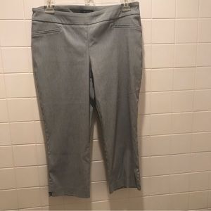 Hilary Radley size Large Womens Pull On Trousers Gray and White Mini Stripes